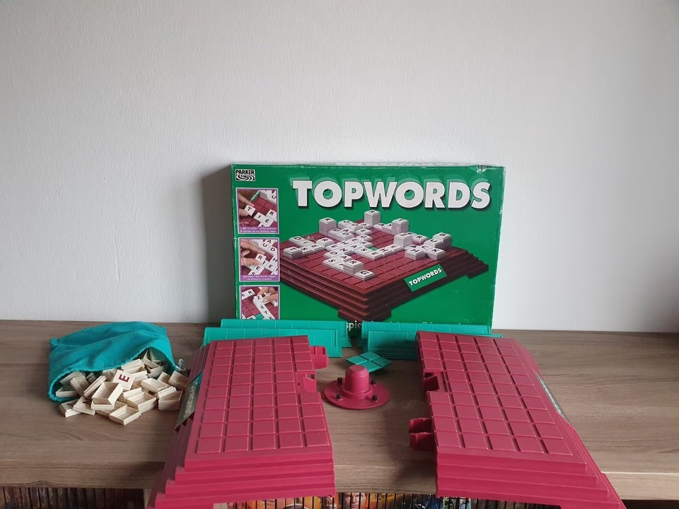 Topwords von Parker – Originalkarton, Spielfeldteile, Standfuß, Buchstabenablagen und Buchstabensteine im Stoffbeutel
