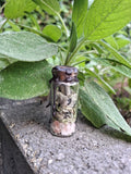 Spelljar Schutz von Akashic Soul Garden – handbefülltes Glas mit Kräutern, Salz und Kristallen