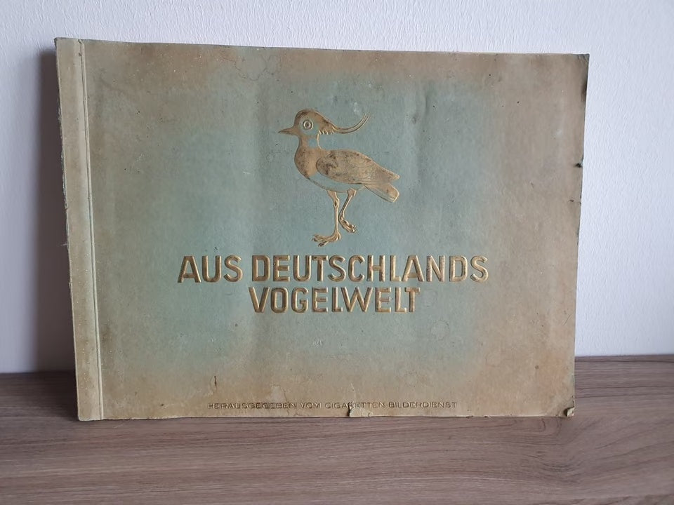 Historisches Sammelalbum Aus Deutschlands Vogelwelt – Einband mit Vogelmotiv und Goldprägung