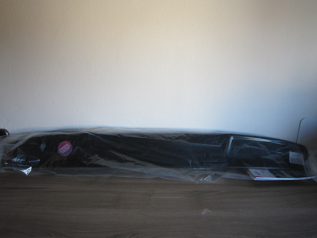 CSR HSB100-G Heckscheibenblende – Originalfoto der unbenutzten B-Ware