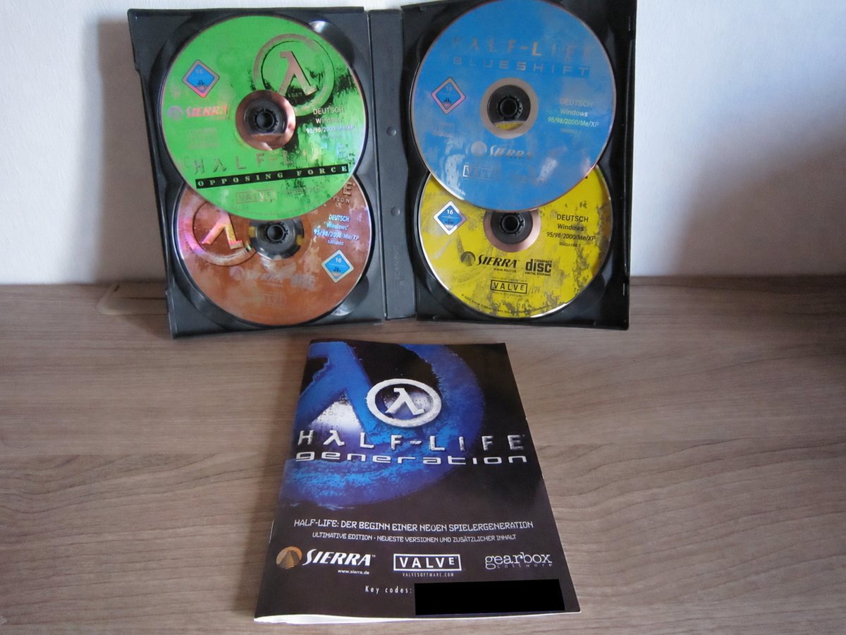 Half-Life Generation – vier CDs und Begleitheft, Schlüsselcodes im Foto geschwärzt