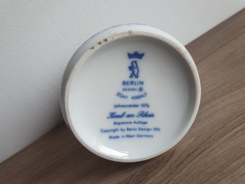 Bodenmarke Berlin Design – Echt Kobalt, Jahresseidel 1974, Kaub am Rhein, begrenzte Auflage