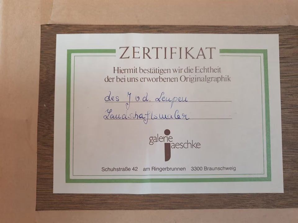 Rückseitiges Zertifikat der Galerie Jaeschke mit der Bezeichnung Originalgraphik und dem Namen J. v. d. Leupen