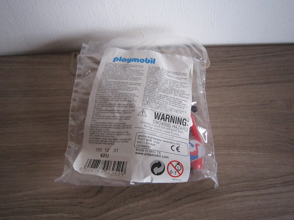Originales PLAYMOBIL-Etikett mit Artikelnummer 6252 auf der Rückseite der Folienverpackung