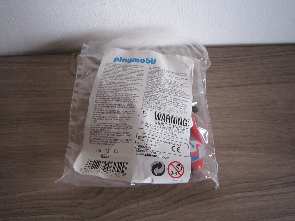 Originales PLAYMOBIL-Etikett mit Artikelnummer 6252 auf der Rückseite der Folienverpackung