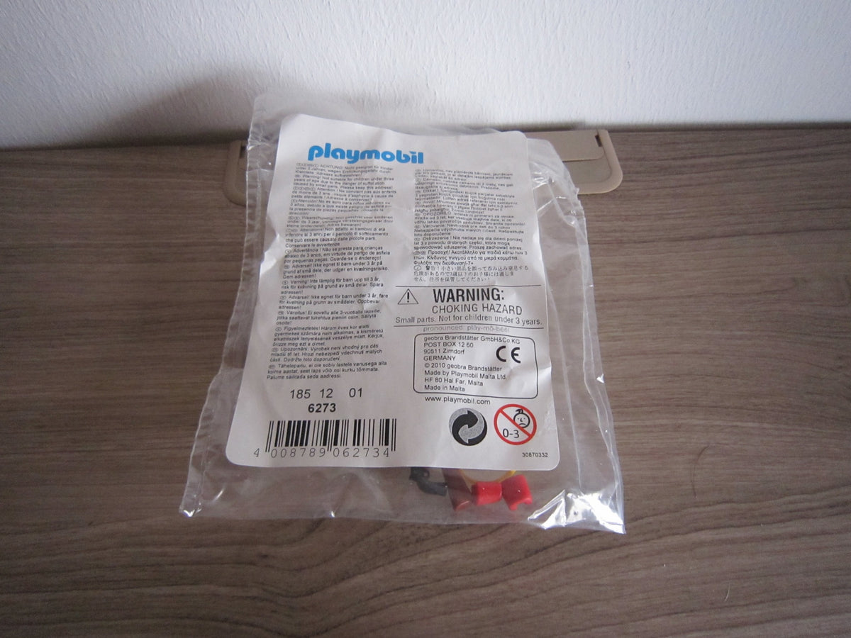 Originales PLAYMOBIL-Etikett mit Artikelnummer 6273 auf der Rückseite der Folienverpackung