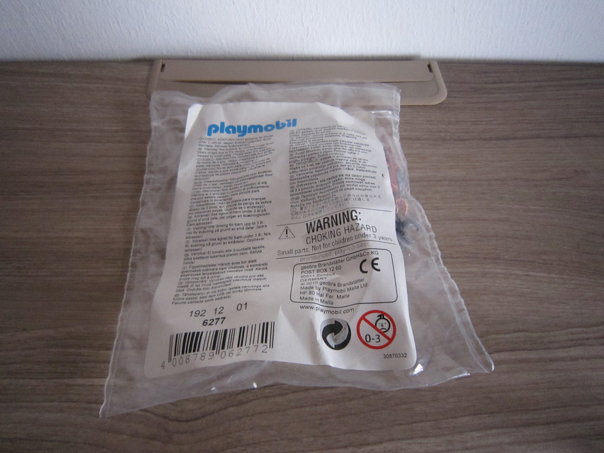 Originales PLAYMOBIL-Etikett mit Artikelnummer 6277 auf der Rückseite der Folienverpackung