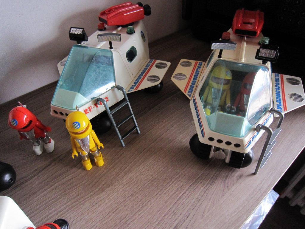 PLAYMOBIL Playmo Space Konvolut – Draufsicht auf die beiden kleinen Raumfähren