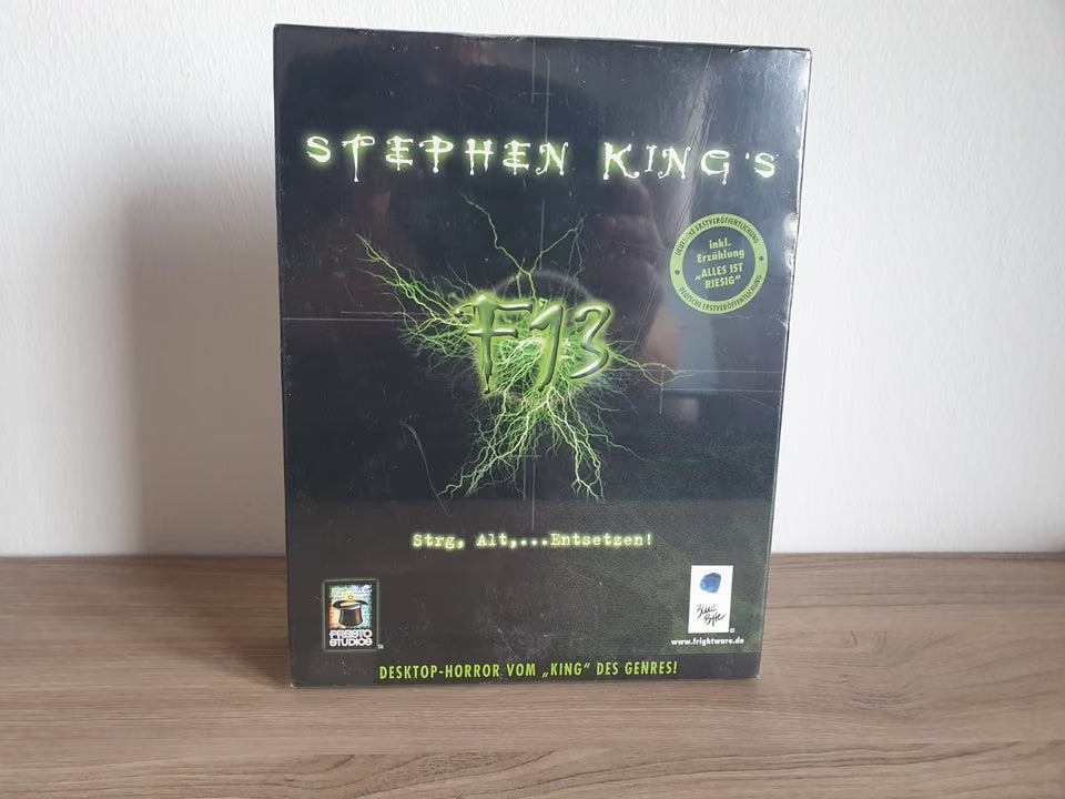 Stephen King’s F13 – Strg, Alt,… Entsetzen! – verschweißte Originalbox, Vorderseite